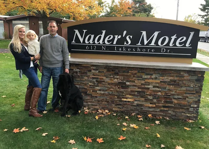 Nader\'S Motel & Suites
